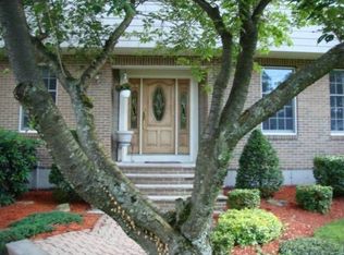 100 Woodcliff Dr, Waltham, MA 02452