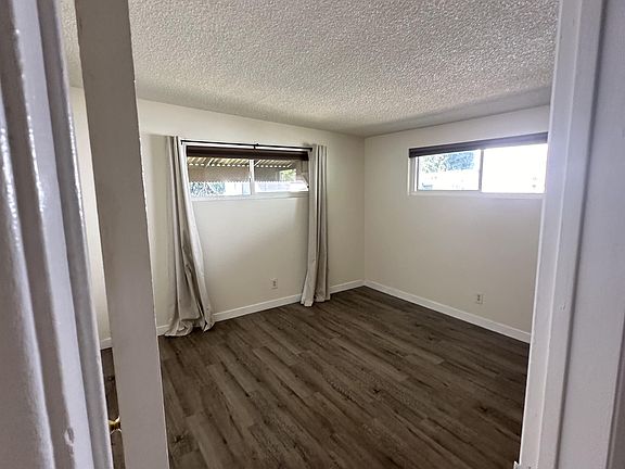 5th image of 715 1/2 S Cedros Ave