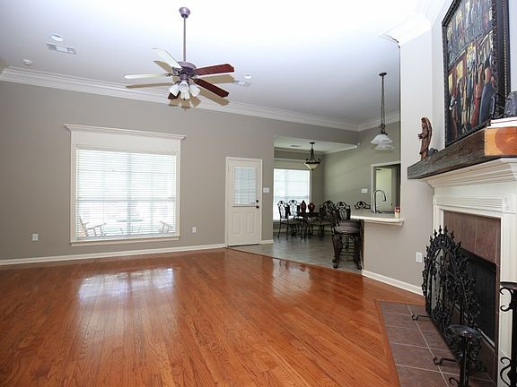 5th image of 36454 Crestway Ave