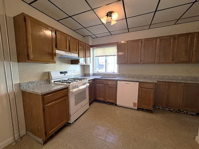19 Beacon St #1 — Photo 16