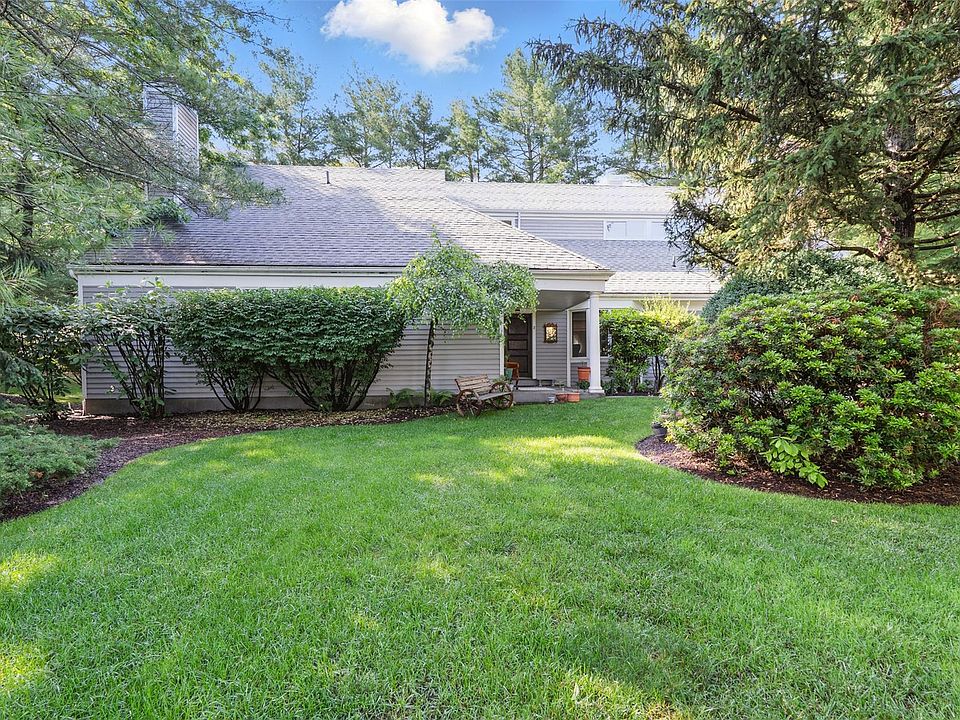 1st image of 2 Greenwood Court