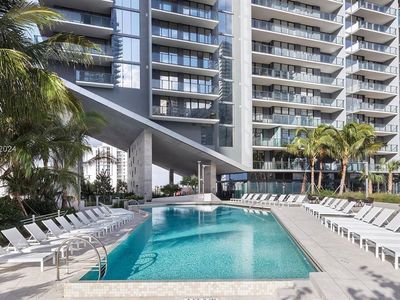 68 SE 6th St APT 1705, Miami, FL, 33131