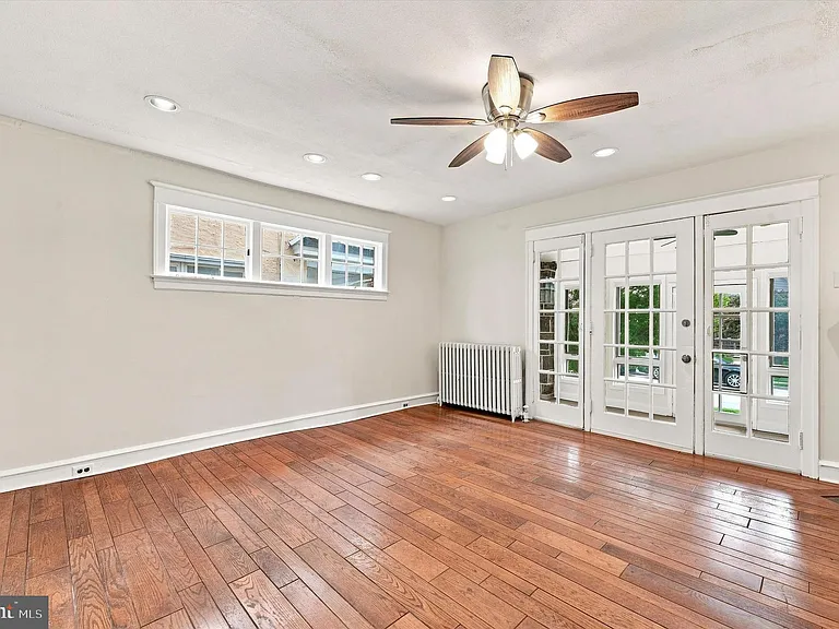 122 Wilson Ave — Photo 6