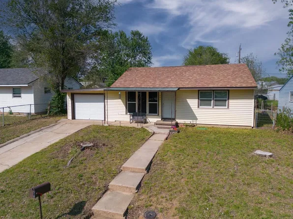 344 Meek Ave, Arkansas City, KS 67005