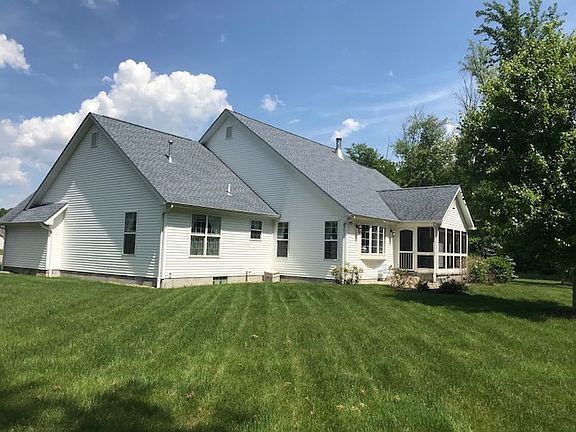 3rd image of 133 Kingston Ct