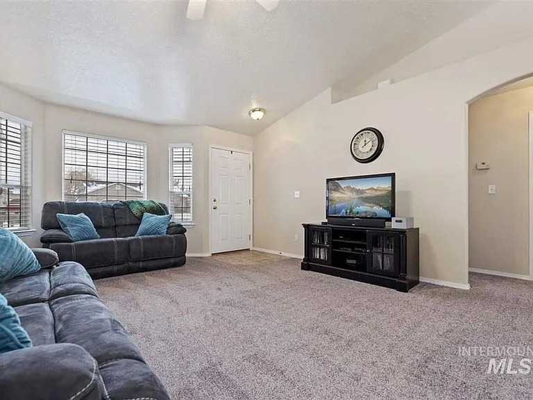 1622 W Meffan Ave — Photo 9