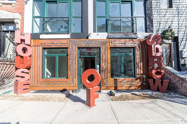 Rented by Premier Metro Realty Corp | media 21