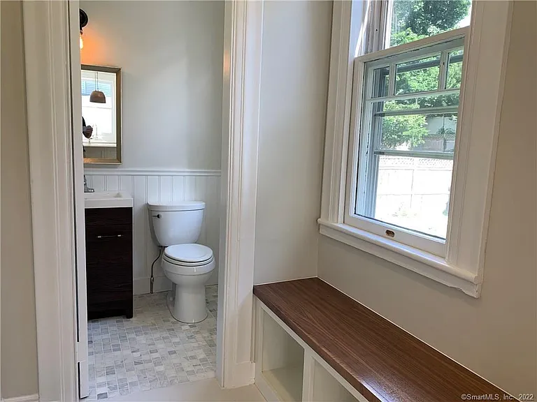 4 Morgan Ave — Photo 13