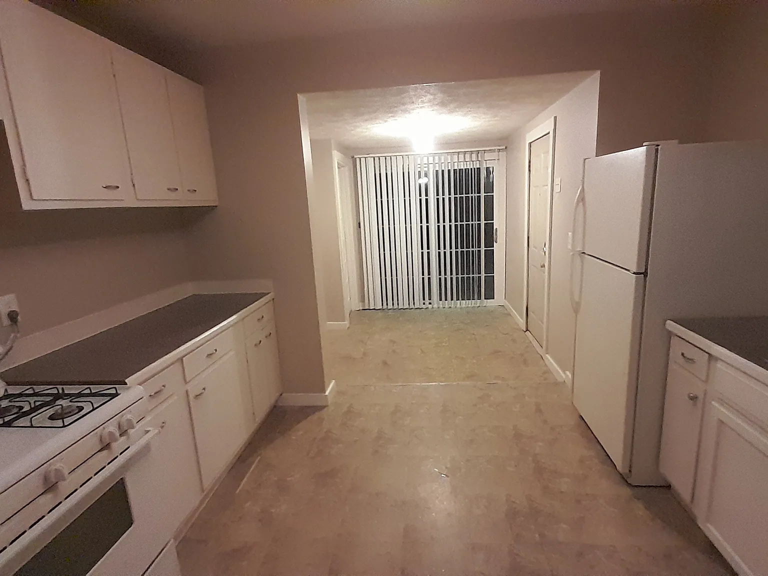 2 bed, 768 sqft, $1,350 — Photo 3