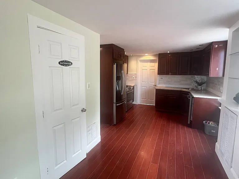 52 Essex St #1 — Photo 7