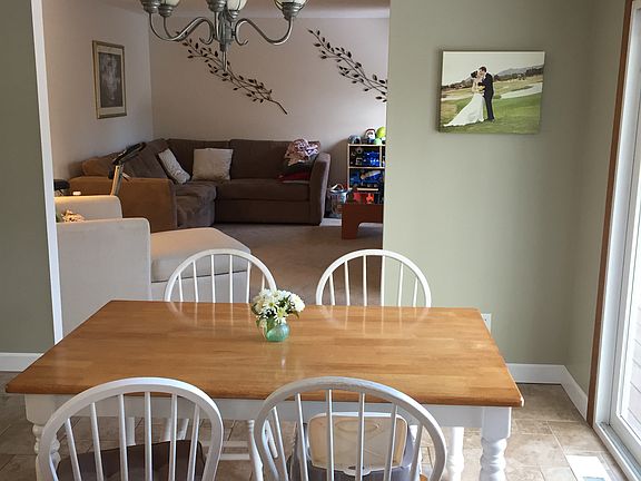 Kitchen eat in area