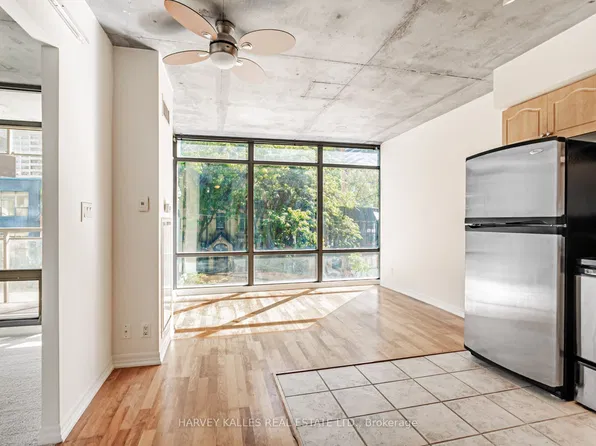 22 Wellesley St E #202, Toronto, ON M4Y 1G3
