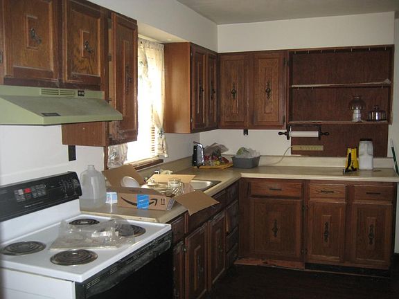 4th image of 411 W #S
