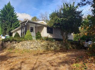 11 Burleson Rd, Asheville, NC 28805