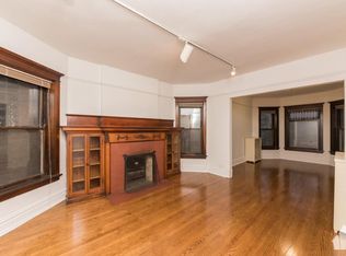 851 W Oakdale Ave #1, Chicago, IL 60657