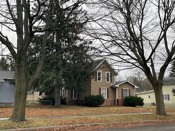 3rd image of 226 N McKenzie St
