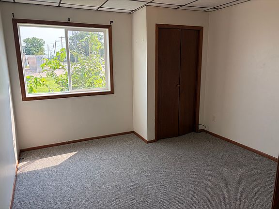 5th image of 100 Grace Ave #1