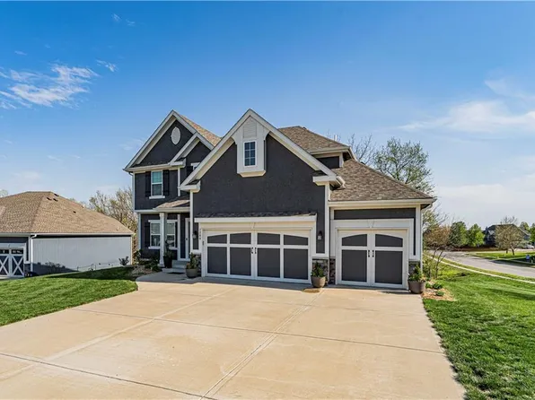 1200 Silverleaf Ct, Liberty, MO 64068