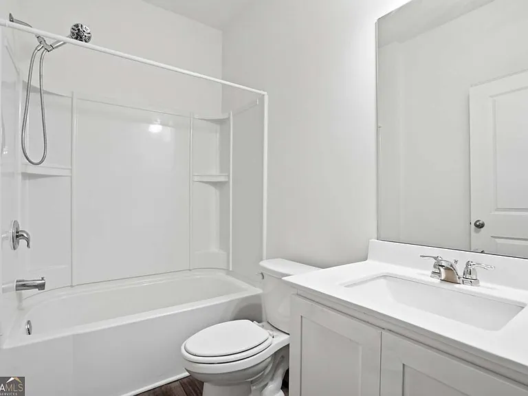 395 Knightsbridge Ln — Photo 8