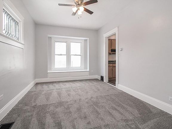 5th image of 3905 Poe Ave