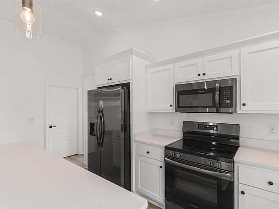 5th image of 3160 Chapel Rd.