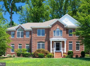 8122 Sandburg Hill Ct, Dunn Loring, VA 22027