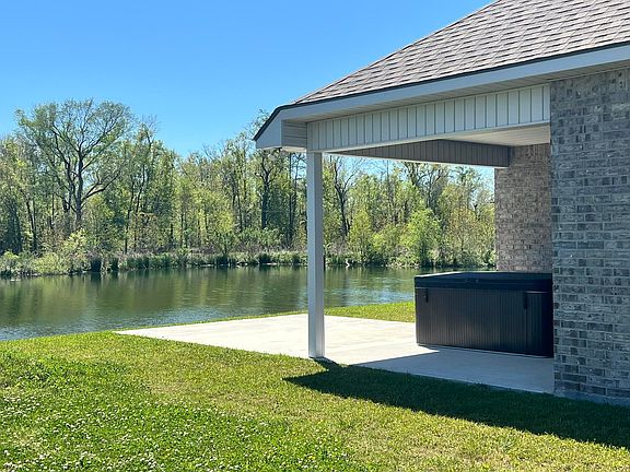 5th image of 227 Owl Dr
