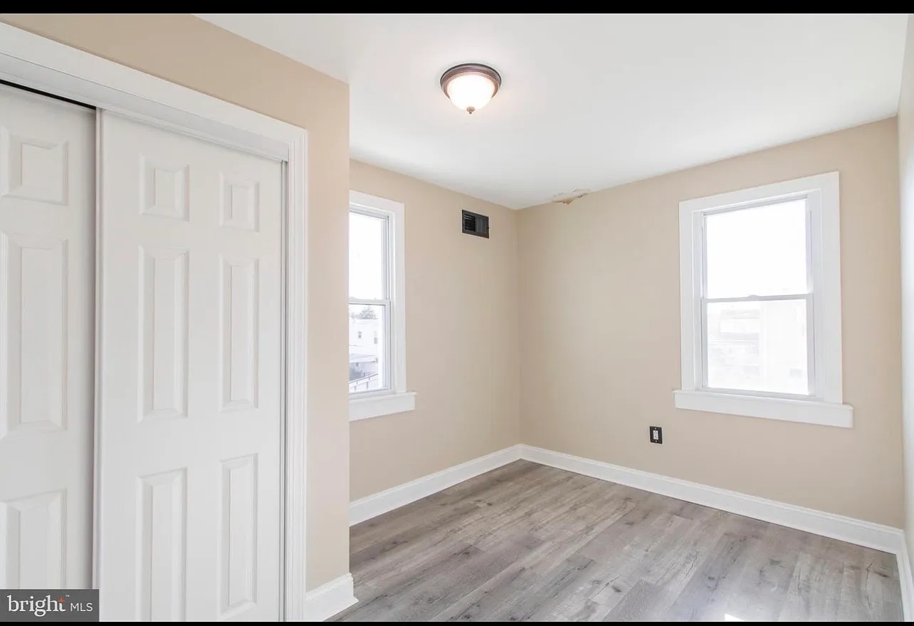 3 bed, 1900 sqft, $2,500 — Photo 1