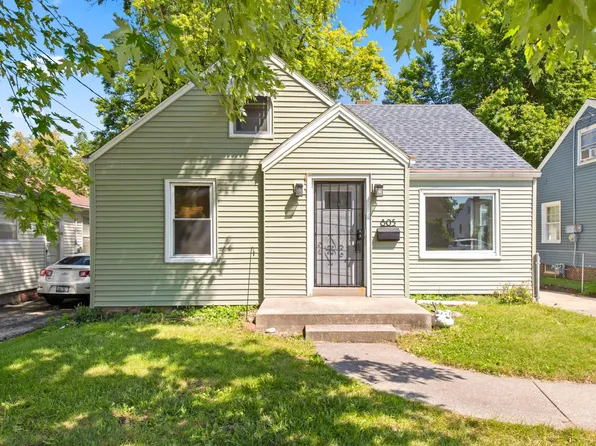 805 E Seneca Pl, Peoria, IL 61603