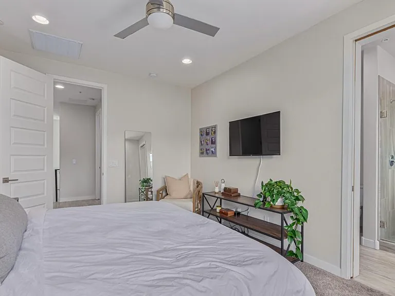 4235 N 26th St #3 — Photo 8