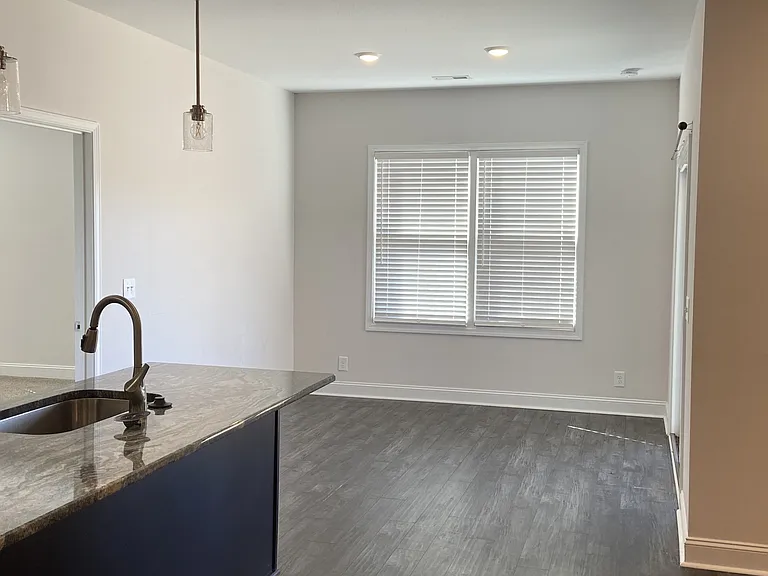 602 Alvin Rd — Photo 10