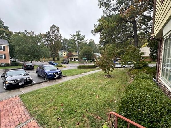 2720 Newton Ct, Blacksburg, VA 24060