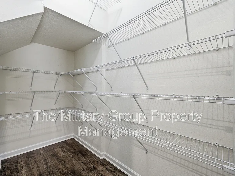 7814 Meadow Walk Ln — Photo 9
