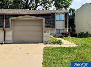 4312 Abbott Rd, Lincoln, NE 68516