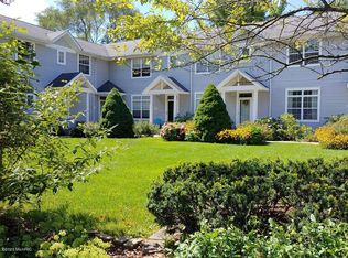 110 Washington St #C, Douglas, MI 49406