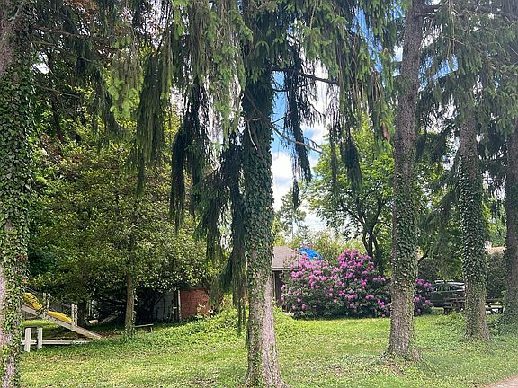 3rd image of 1310 Michael Rd