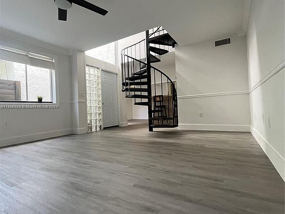 4th image of 3209 Bird Ave Unit 5
