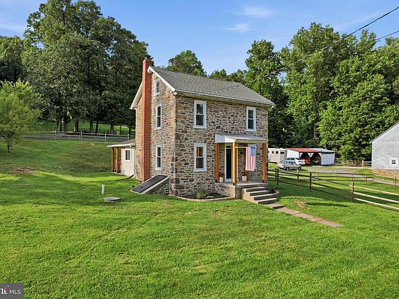 3rd image of 4126 Pricetown Rd