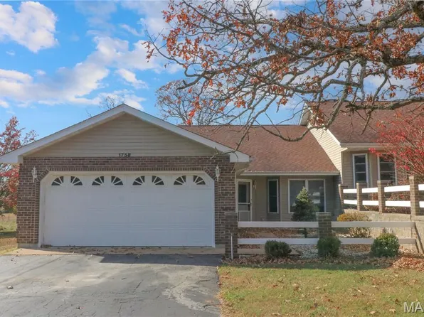 1758 Napoleon Dr, Bonne Terre, MO 63628