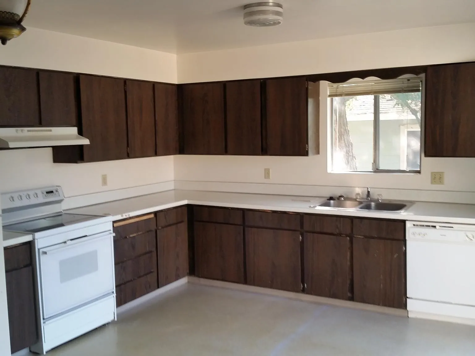 3 bed, 1232 sqft, $1,700 — Photo 3