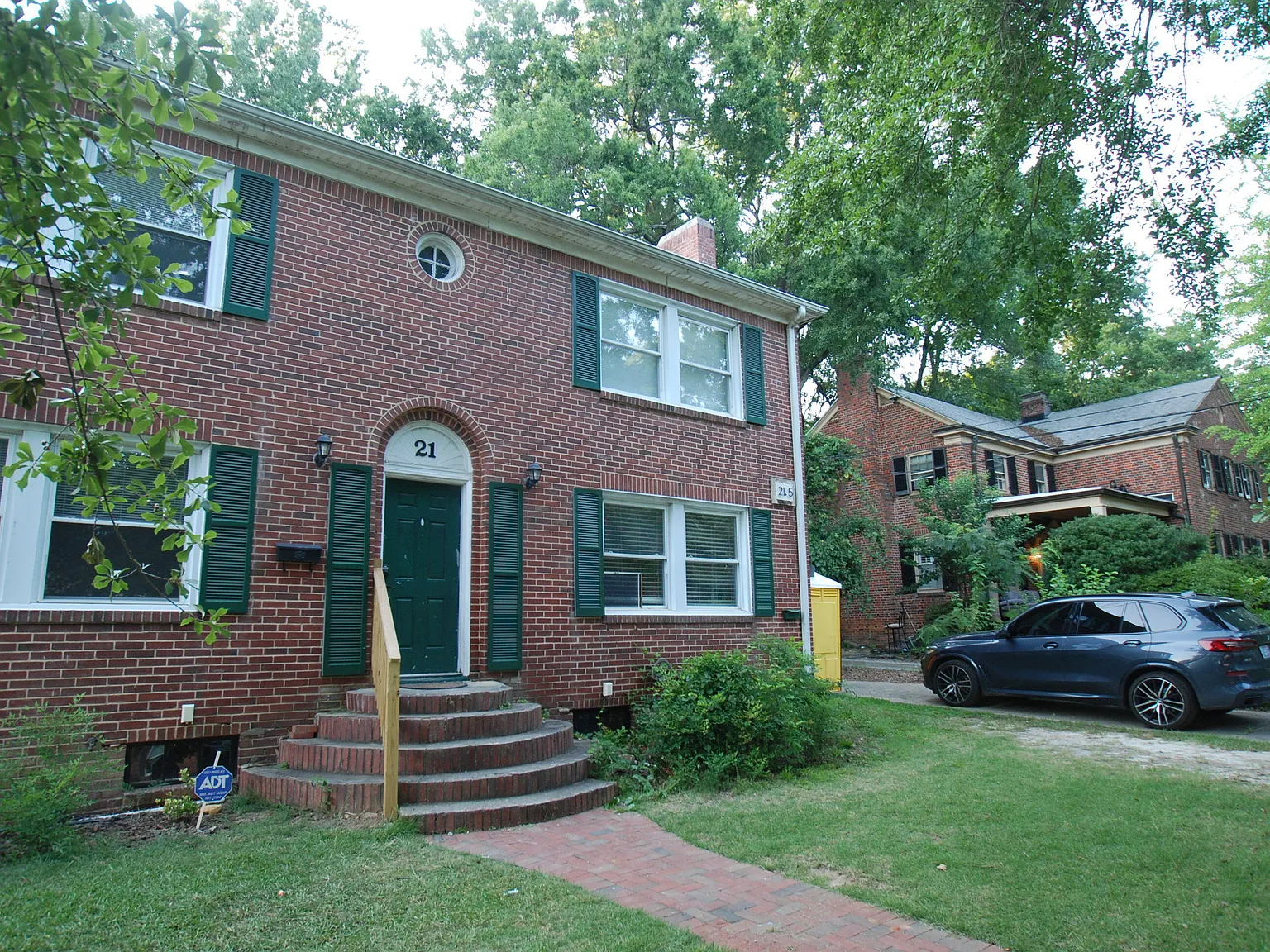2 bed, 1.0 bath, 988 sqft, $2,000 — Photo 1