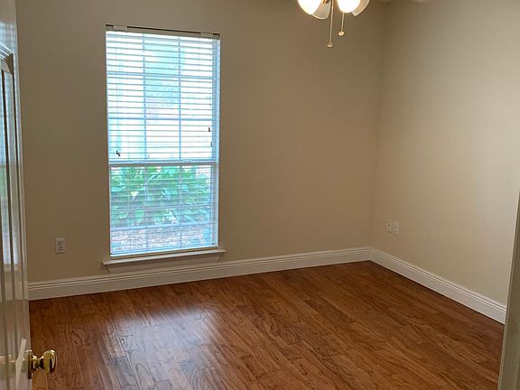 4th image of 611 Hutchinson St