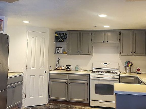 2nd image of 1735 SE Palm Ln