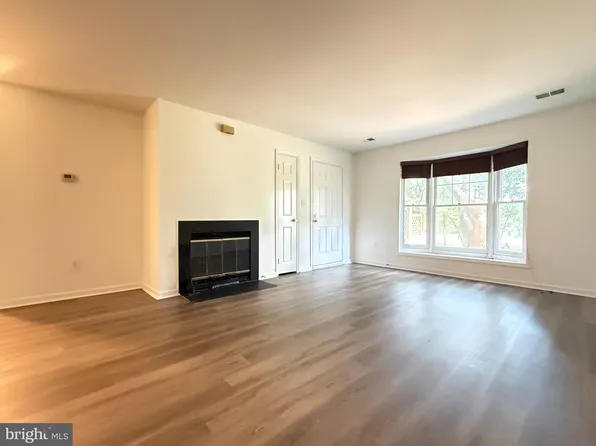 13016 Shadyside Ln Unit 230, Germantown, MD 20874