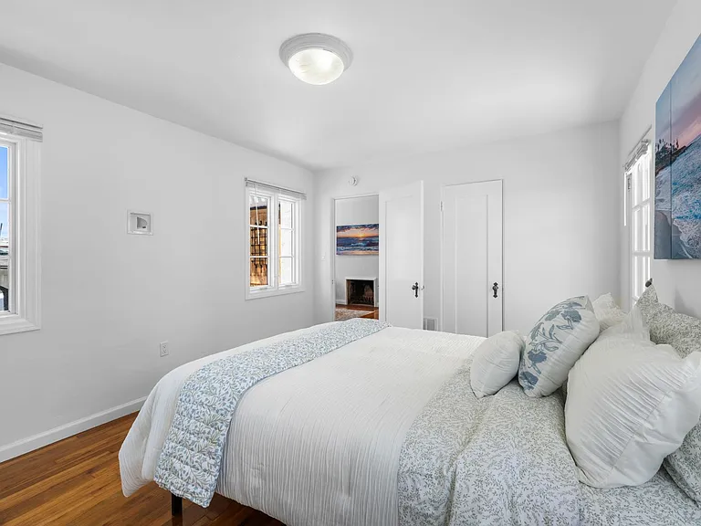 1303 Cave St — Photo 26