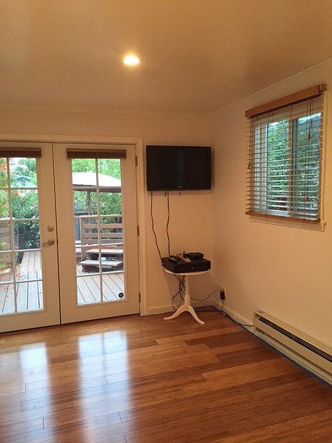 1st image of 3935 Edgemoor Pl