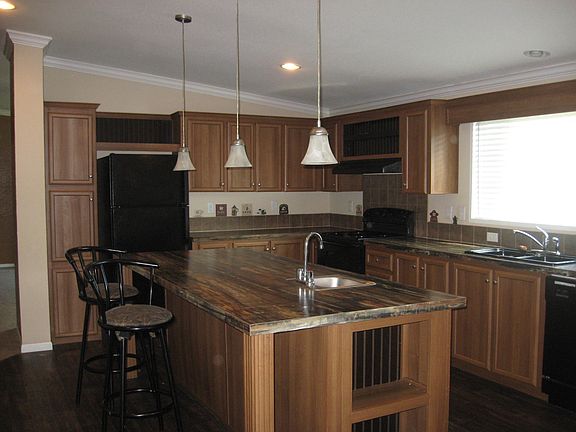 4th image of 240 Rosemont Dr