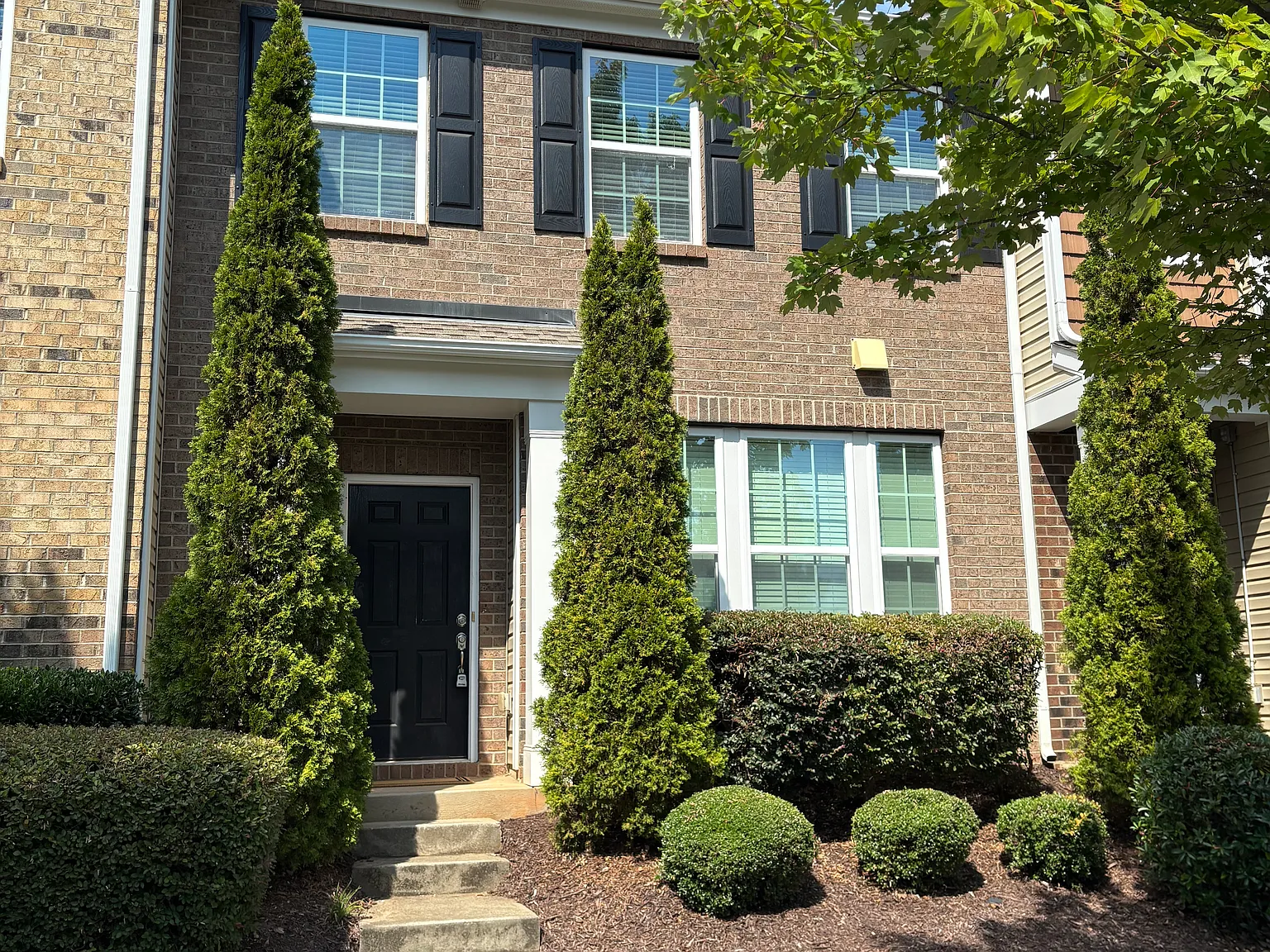 3 bed, 2.5 bath, 1882 sqft, $2,195 — Photo 1