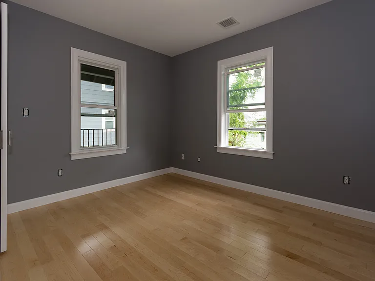 31 Thornton St #2 — Photo 5