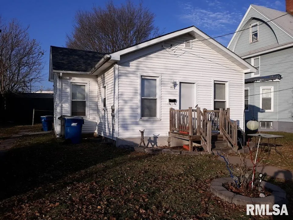 209 1/2 2nd Ave W photo 1